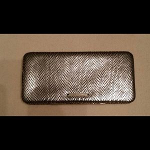 White House Black market clutch